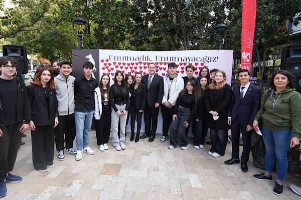 Manisa&rsquo;da, Cumhuriyet Halk Partisi (CHP) Manisa İl Başkanlığı &ouml;nc&uuml;l&uuml;ğ&uuml;nde 10