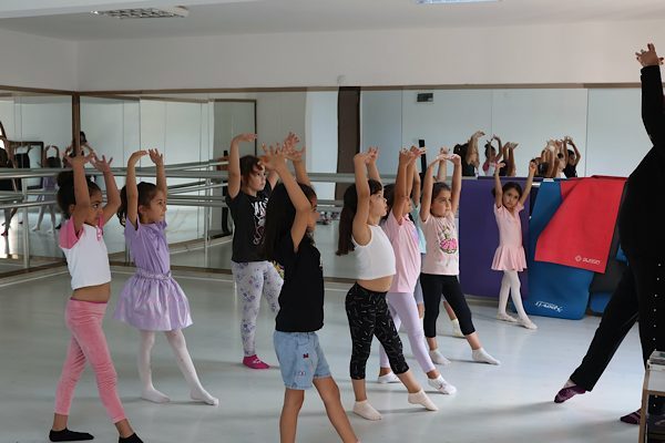 Marmaris Belediyesi tarafından 23 Nisan Ulusal Egemenlik ve &Ccedil;ocuk Bayramı&rsquo;nda