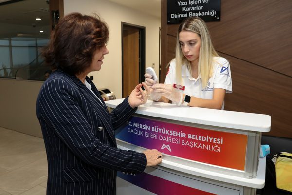 D&uuml;nya Diyabet G&uuml;n&uuml; kapsamında her yıl &ccedil;eşitli yerlerde &uuml;cretsiz şeker