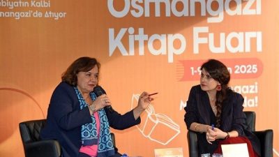 Osmangazi Meydanı&rsquo;nda ger&ccedil;ekleşen Osmangazi Kitap Fuarı&rsquo;nın ikinci g&uuml;n&uuml;ne, Osmangazi Belediye