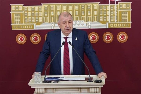 Ter&ouml;rle m&uuml;cadele konusuna da değinen &Ouml;zdağ, T&uuml;rkiye B&uuml;y&uuml;k Millet Meclisi&rsquo;nde