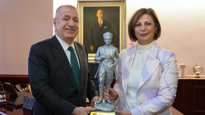 Belediye binasında ger&ccedil;ekleşen g&ouml;r&uuml;şmede, Genel Başkan &Ouml;zdağ&rsquo;ın yanı sıra, Genel
