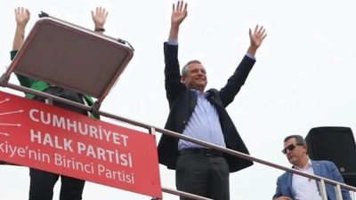 CHP Genel Başkanı &Ouml;zel, bir kentin d&uuml;nya kenti olmasının, orada