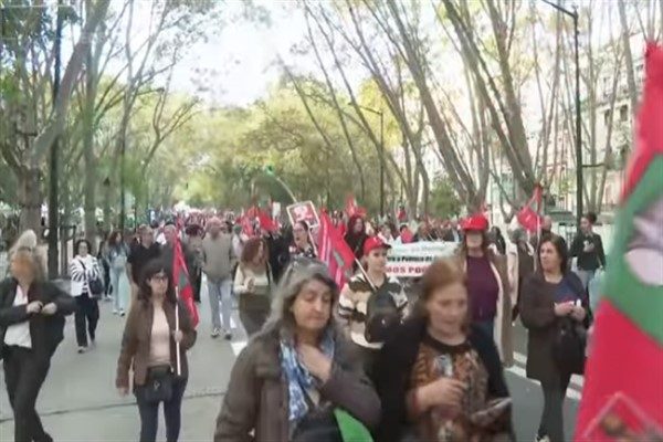 Portekiz'in en b&uuml;y&uuml;k sendikası Portekiz İş&ccedil;i Sendikaları Konfedarasyonu CGTP, h&uuml;k&uuml;metin