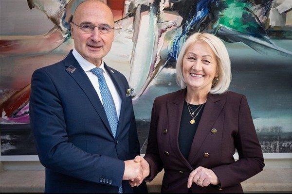 Hırvatistan Dışişleri Bakanı Radman, Bosna-Hersek Bakanlar Konseyi Başkanı Borjana Kristo