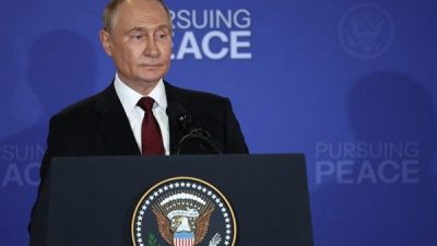 Rusya Devlet Başkanı Putin&rsquo;in, Filipinler Cumhurbaşkanı Ferdinand Marcos&rsquo;a, &uuml;lkenin orta