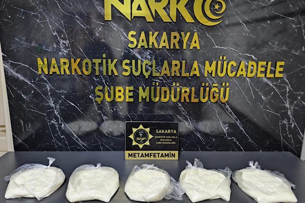 Sakarya Narkotik Su&ccedil;larla M&uuml;cadele Şube M&uuml;d&uuml;rl&uuml;ğ&uuml;nce, il genelinde uyuşturucu madde