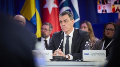 İspanya Başbakanı Sanchez,&nbsp;OECD Genel Sekreteri Mathias Cormann ile g&ouml;r&uuml;şerek, yeniden