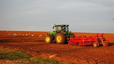 Tarım ve Orman Bakanı Yumaklı, &uuml;reticilerin emeğini koruyarak, tarımsal &uuml;retimi