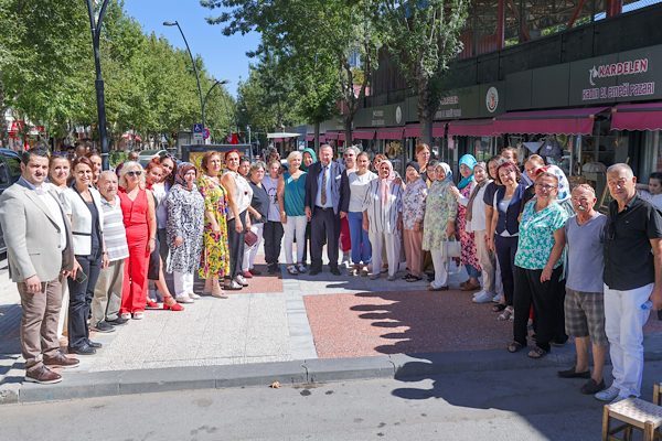 Uşak'ta &nbsp;25 Kasım Kadına Y&ouml;nelik Şiddetle M&uuml;cadele G&uuml;n&uuml; kapsamında kentte
