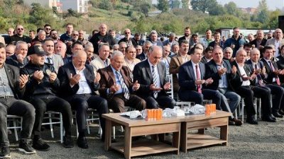 Yunus Emre mahallesinde ger&ccedil;ekleştirilen t&ouml;rene, Vali Erol&rsquo;un yanı sıra Ordu