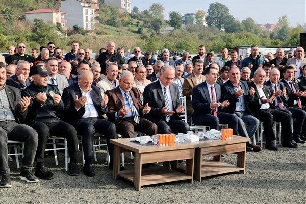 Yunus Emre mahallesinde ger&ccedil;ekleştirilen t&ouml;rene, Vali Erol&rsquo;un yanı sıra Ordu
