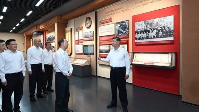 Aynı zamanda &Ccedil;in Kom&uuml;nist Partisi Merkez Komitesi Genel Sekreteri ve