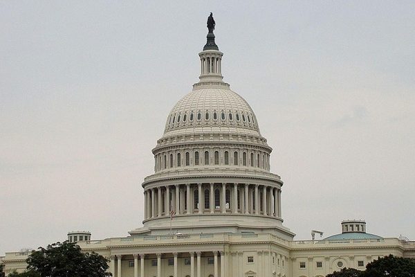 Washington'da, y&ouml;netimin b&ouml;lgedeki askeri varlığını artırması konusunda, en azından bir