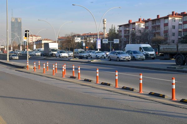 ABB ekipleri ve Trafik Şube M&uuml;d&uuml;rl&uuml;ğ&uuml;&rsquo;n&uuml;n ortak &ccedil;alışmasıyla kent genelinde