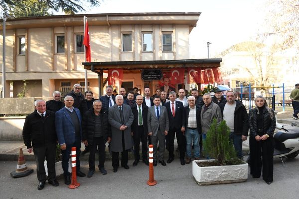 Osmangazi Belediye Başkanı Erkan Aydın, il&ccedil;ede yaşayan vatandaşlarla daha g&uuml;&ccedil;l&uuml;