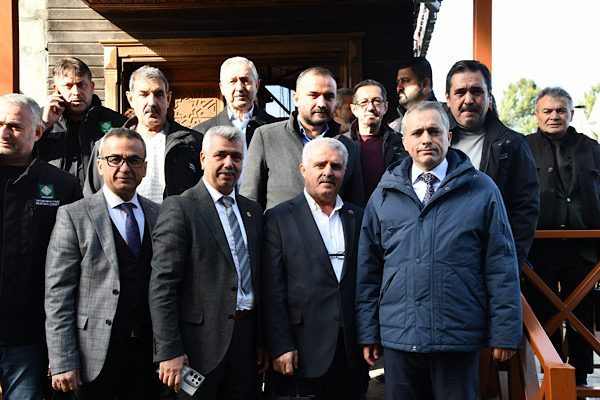 Osmaniye Belediye Başkanı İbrahim &Ccedil;enet, merkez mahalle muhtarlarıyla Zorkun Yaylası&rsquo;ndaki