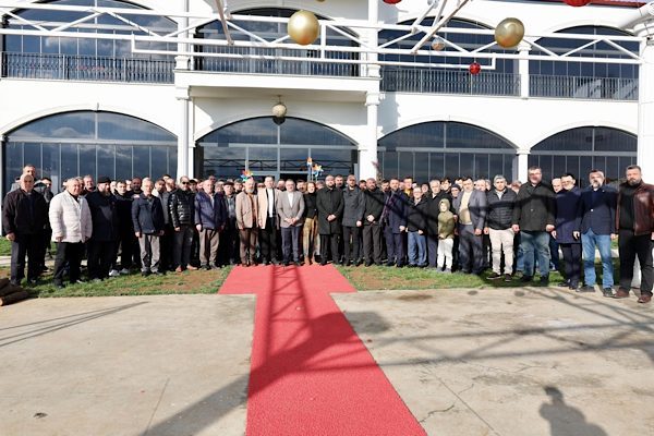 Derince Belediye Başkanı G&ouml;k&ccedil;e, Derince Taşk&ouml;pr&uuml;l&uuml;ler Derneği tarafından hafta sonu