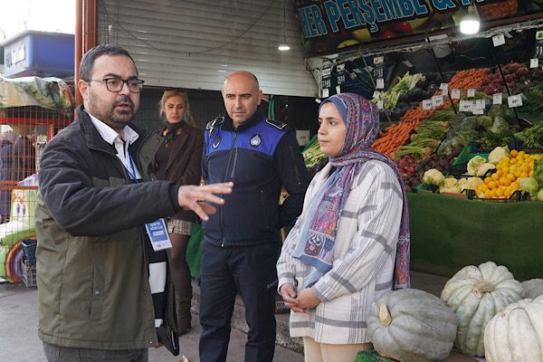 Beylikd&uuml;z&uuml; Belediyesi'nin &ccedil;evre temizliği ve halk sağlığını korumak amacıyla y&uuml;r&uuml;rl&uuml;ğe
