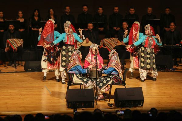 Bursa B&uuml;y&uuml;kşehir Belediyesi Orkestra Şube M&uuml;d&uuml;rl&uuml;ğ&uuml; tarafından Atat&uuml;rk K&uuml;lt&uuml;r Merkezi