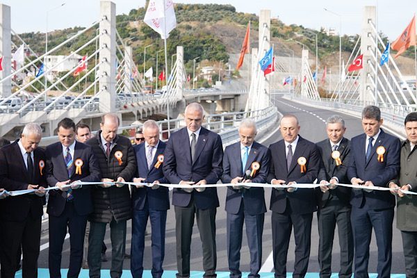 K&uuml;lt&uuml;r ve Turizm Bakanı Mehmet Nuri Ersoy, Ulaştırma ve Altyapı