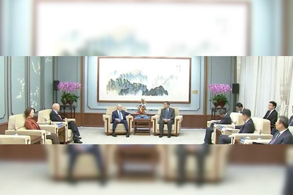 G&ouml;r&uuml;şmede He Lifeng, &Ccedil;in ve ABD liderlerinin bu yılın başından