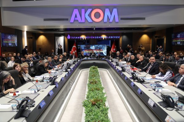 İBB Afet İşleri Dairesi Başkanlığı&rsquo;nda (AKOM) yapılan toplantıya İBB Genel