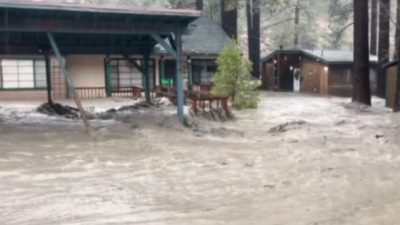 Cuma g&uuml;n&uuml;ne kadar devam etmesi beklenen fırtınalar, Los Angeles County'nin