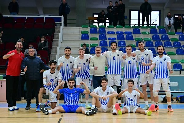 TVF Erkekler 2. Lig 2. Grup&rsquo;ta m&uuml;cadele eden Karacabey Belediyespor,