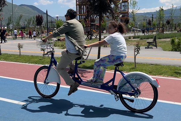 Kayseri B&uuml;y&uuml;kşehir Belediyesi Ulaşım A.Ş. tarafından işletilen bisiklet paylaşım sistemi