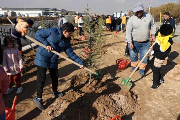B&uuml;y&uuml;kşehir Belediyesi tarafından &ldquo;K&ouml;klerimiz Engel Tanımaz&rdquo; temasıyla doğaya katkı sağlayan,