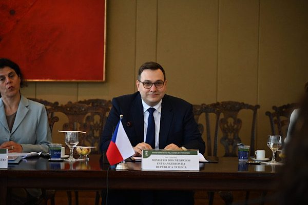 Bakan Lipavsk&yacute;, yaptığı a&ccedil;ıklamada, Okamura'nın parlamento heyetlerine yalnızca kendi koalisyon