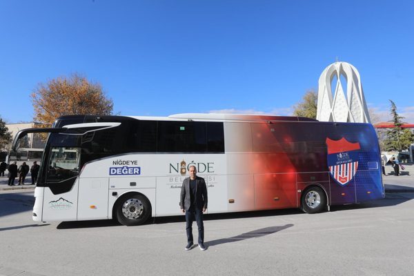 Niğde Belediyesi,&nbsp;20 milyon TL olan 52 kişilik yeni otob&uuml;s ile