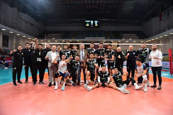 Arabica Soffee House Erkekler Voleybol 1. Ligi'nde m&uuml;cadele veren Osmangazi