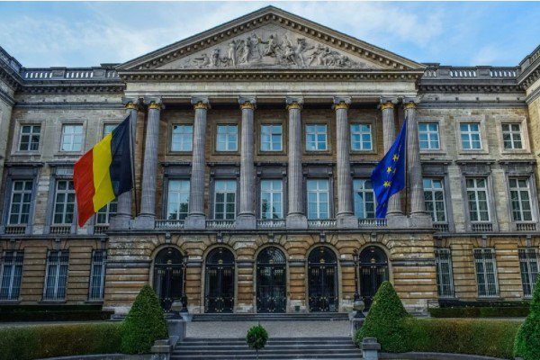 Bel&ccedil;ika Dışişleri Bakanı Prevot, Kongo ordusunun s&ouml;zc&uuml;s&uuml; General Ekenge&rsquo;nin Tutsi