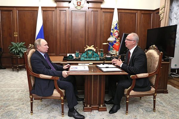 Dmitriev, sosyal medyada, "Miami'ye doğru yoldayım. Savaş kışkırtıcıları ABD'nin Ukrayna