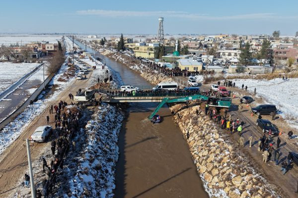 Şanlıurfa Valisi Hasan Şıldak, sabah saatlerinde s&uuml;r&uuml;c&uuml;s&uuml;n&uuml;n direksiyon hakimiyetini kaybederek