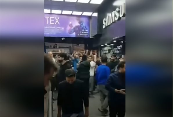İran riali yeni d&uuml;ş&uuml;k seviyelerine ulaştı. Resmi olmayan piyasada, bir