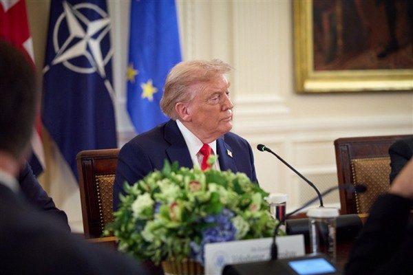33 sayfalık şikayet dilek&ccedil;esinde, Trump'ın avukatları Miami'deki federal mahkemeden j&uuml;ri