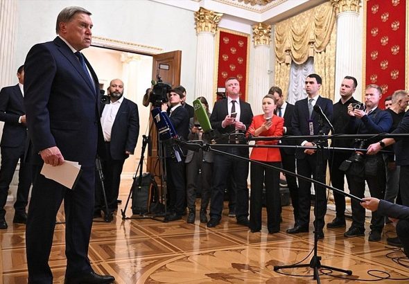 Ushakov, ''Doğal olarak, Amerikalı meslektaşlarımla birlikte, Amerikalıların daha &ouml;nce Moskova'ya