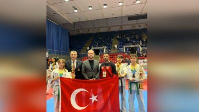 Yıldırım Belediyesi Spor Kul&uuml;b&uuml; 6 sporcu ile katıldığı organizasyondan 3