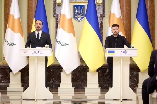 Ukrayna Devlet Başkanı Zelenski, G&uuml;ney Kıbrıs Cumhurbaşkanı Nikos Hristodulidis ile