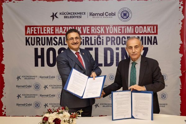 Programa K&uuml;&ccedil;&uuml;k&ccedil;ekmece Belediye Başkanı Kemal &Ccedil;ebi&rsquo;nin yanı sıra, başkan yardımcıları,