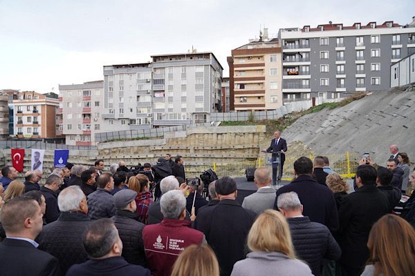 İstanbul B&uuml;y&uuml;kşehir Belediyesi, Avcılar il&ccedil;esinin yoğun arterlerinden Reşitpaşa Caddesi&rsquo;nde otopark