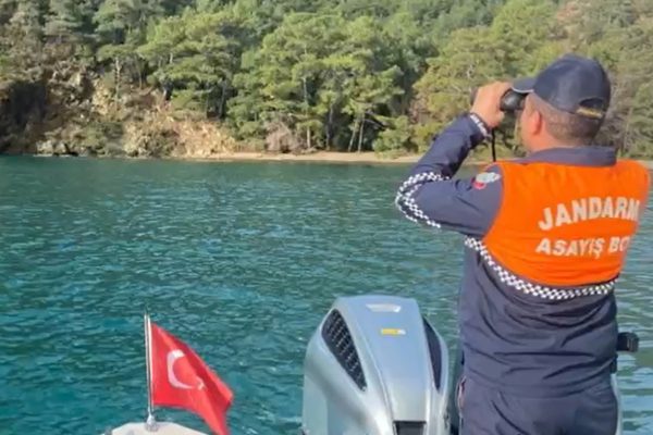 İ&ccedil;işleri Bakanı Yerlikaya, g&ouml;&ccedil;men ka&ccedil;ak&ccedil;ılığı organizat&ouml;rlerine ge&ccedil;it olmadığını belirterek, jandarma