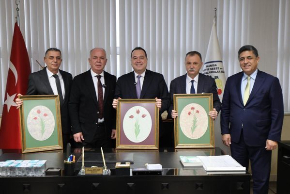 Manisa B&uuml;y&uuml;kşehir Belediye Başkanı Besim Dutlulu, Manisa Meyve Sebze ve