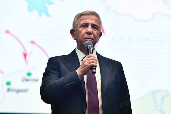 Ankara B&uuml;y&uuml;kşehir Belediye Başkanı Mansur Yavaş, İzmir'de 8 yıl &ouml;nce