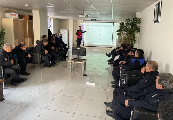 Eğitimde; kumarın bireylerde yol a&ccedil;tığı psikolojik sorunların yanı sıra aile