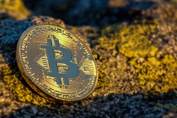 Kripto fiyatları genel olarak Bitcoin'i takip ederek &ccedil;oğunlukla pozitif seyretti,