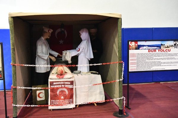 Keşan Atat&uuml;rk Stadı Kapalı Spor Salonu&rsquo;nda a&ccedil;ılan sergide, &Ccedil;anakkale Savaşı